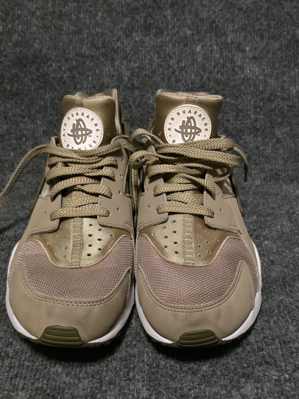 Nike Air Huarache Run Khaki/Medium Olive, style 318429-200, men’s size 10